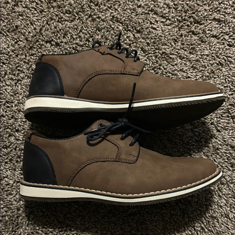 Men's Brown and Navy Casual Shoes. Size 6M